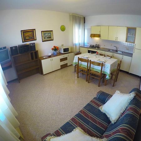 Caorle Economy Apartments Pokój zdjęcie