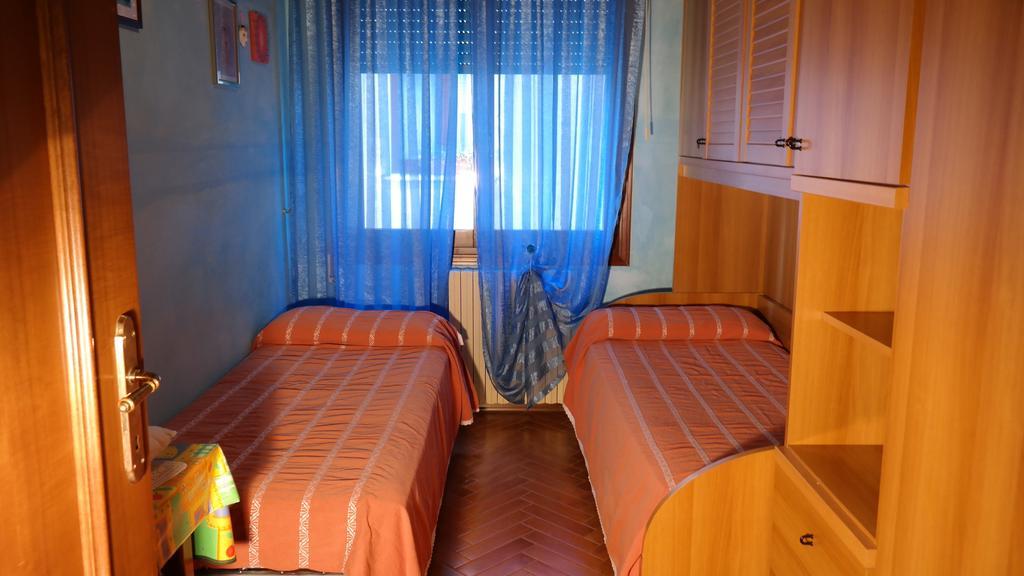 Caorle Economy Apartments Pokój zdjęcie